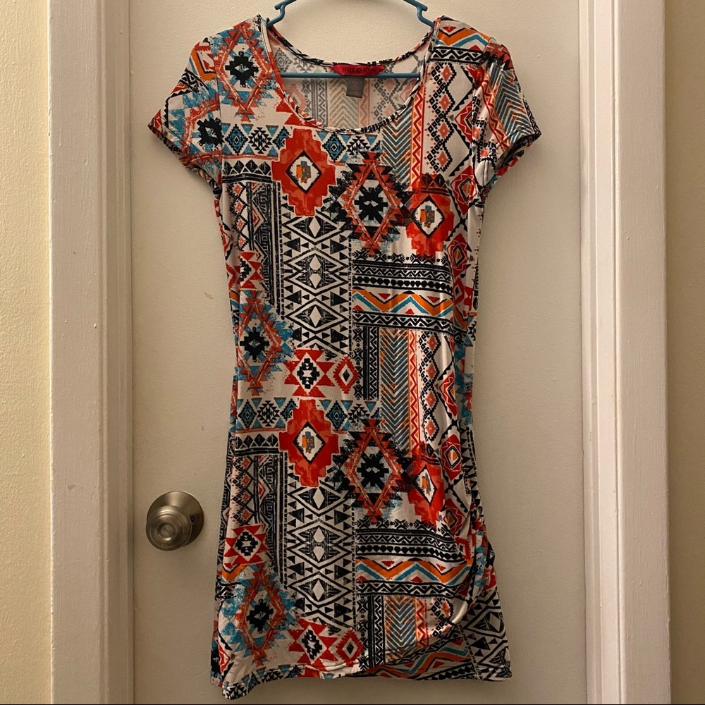 Hot Kiss Junior size Large Short fitted dress
